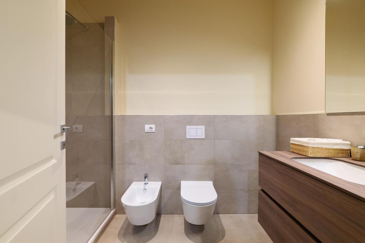 Luxury San Babila Apartment Милано Екстериор снимка